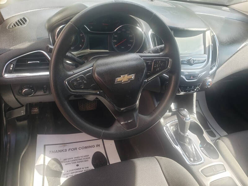 2017 Chevrolet Cruze LT Auto
