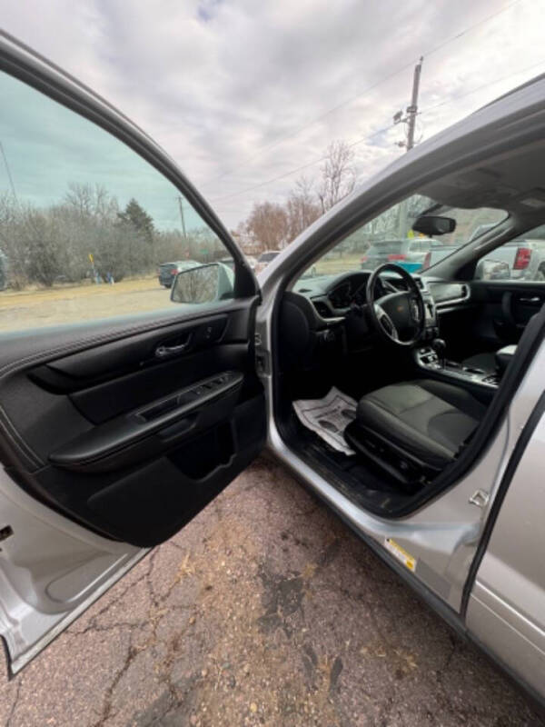 2017 Chevrolet Traverse LT