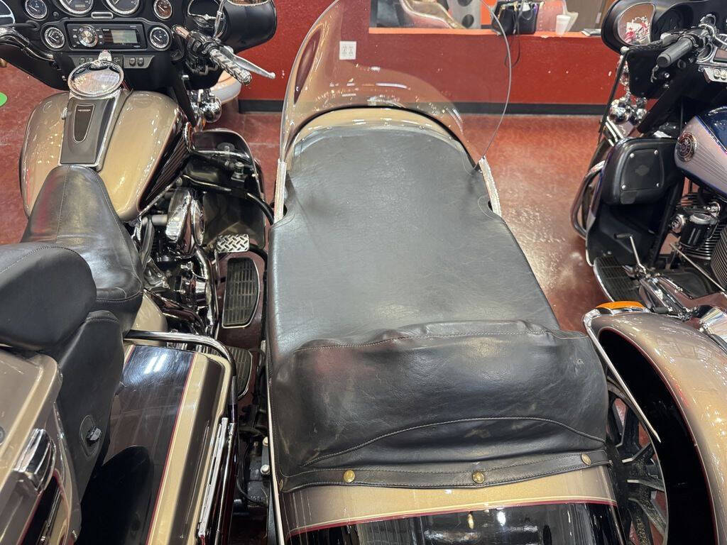 2004 Harley-Davidson FLHTCUI - Electra Glide 12
