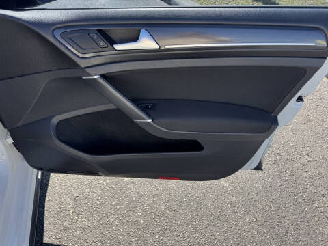 2018 Volkswagen Golf GTI S