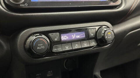 2022 Nissan Kicks SR