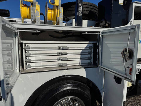 2012 Freightliner M2 106