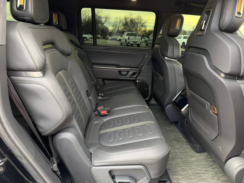 2023 Rivian R1S Adventure