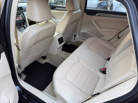 2014 Volkswagen Passat 1.8T SE PZEV