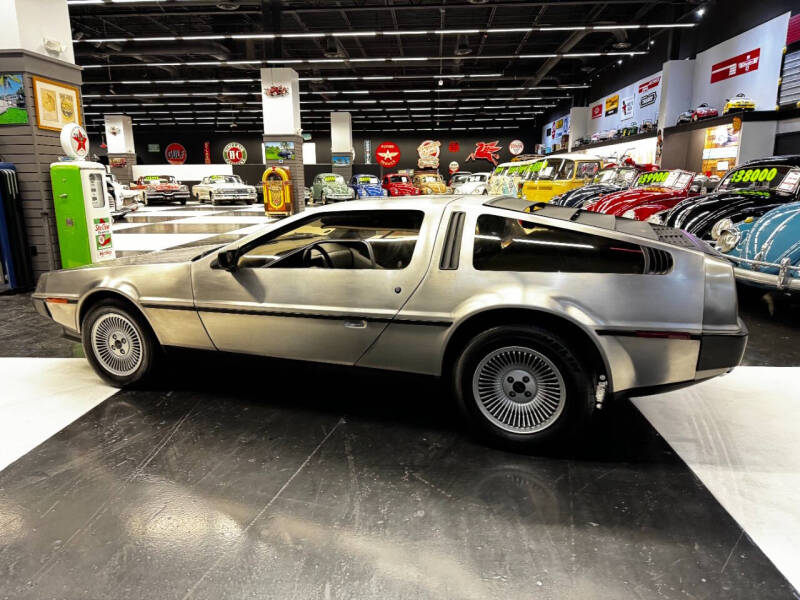 1981 DeLorean DMC-12