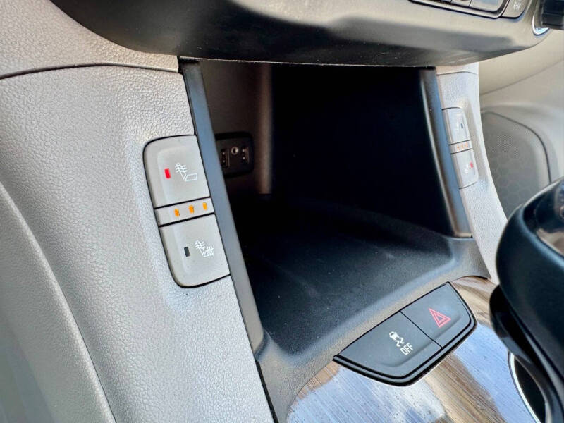 2017 GMC Acadia SLE-2
