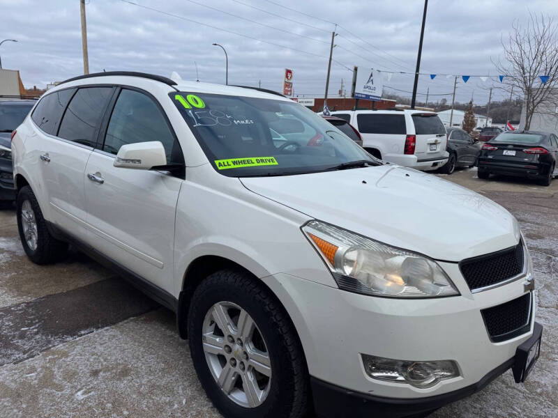 2010 Chevrolet Traverse for sale at Apollo Auto Sales LLC in Sioux City IA