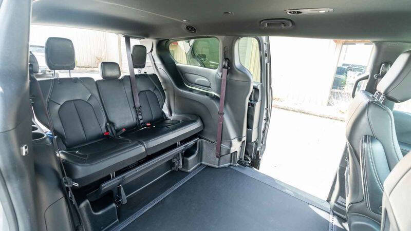 2025 Chrysler Pacifica Select