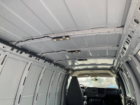 2025 Chevrolet Express 3500