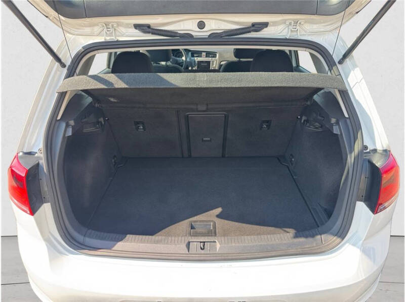 2016 Volkswagen e-Golf SE