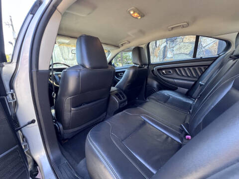 2011 Ford Taurus SEL