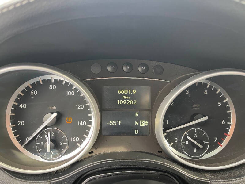 2011 Mercedes-Benz GL-Class GL 550 4MATIC