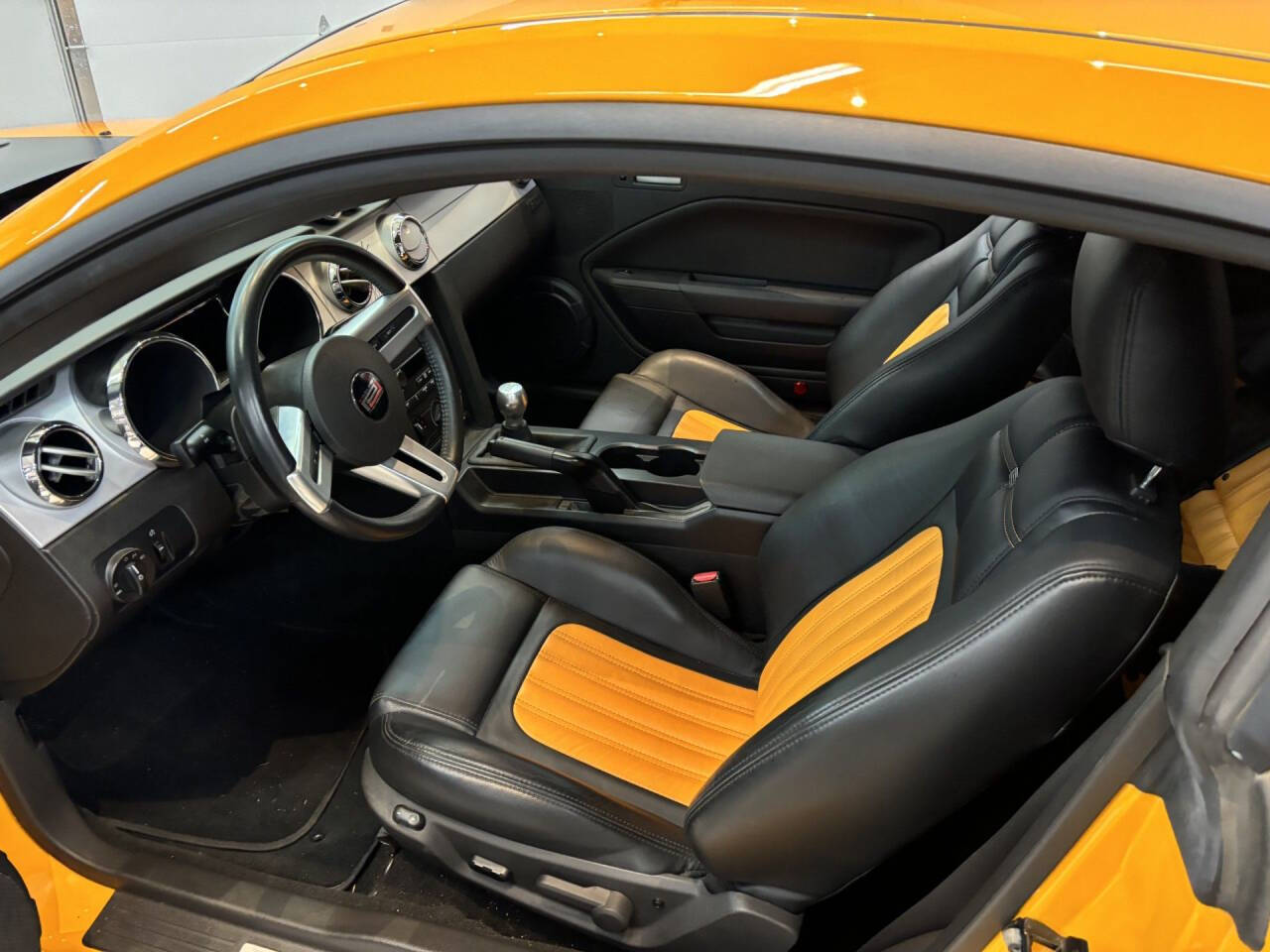 2007 Ford Mustang 19