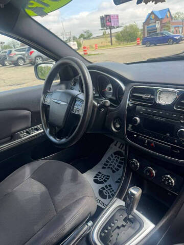 2012 Chrysler 200 LX