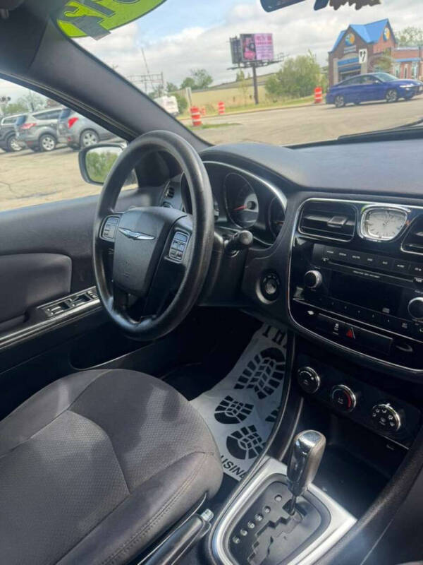2012 Chrysler 200 LX