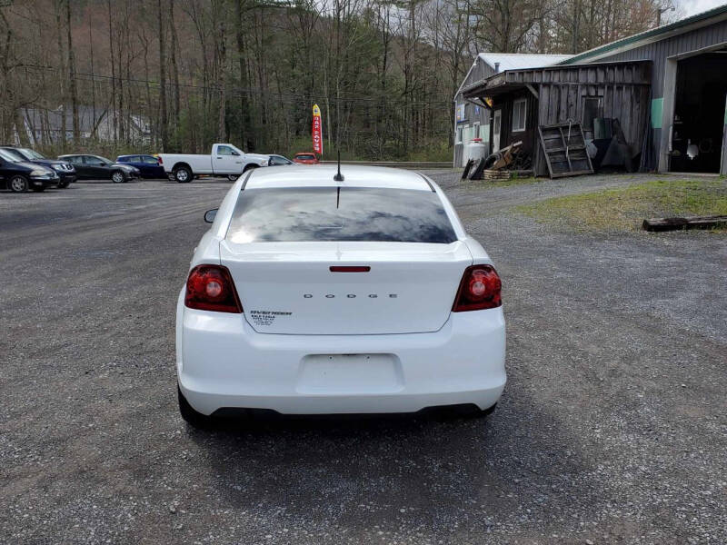 2013 Dodge Avenger SE photo 5