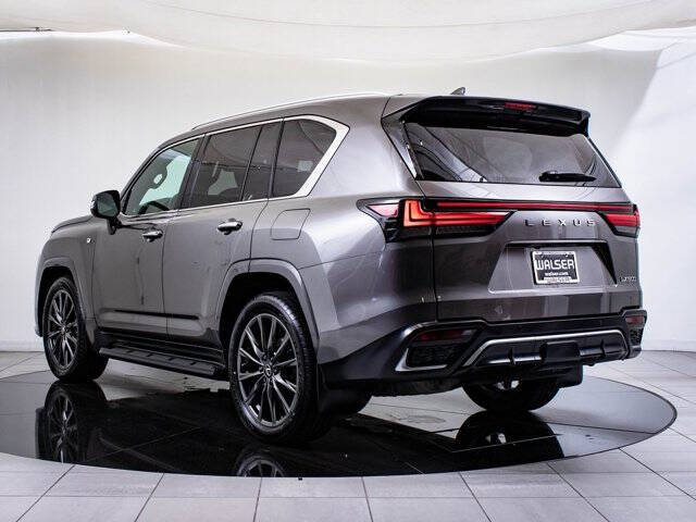 2022 Lexus LX 600 F SPORT Handling
