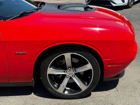 2015 Dodge Challenger R/T Plus Shaker