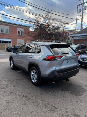2019 Toyota RAV4 Hybrid XLE