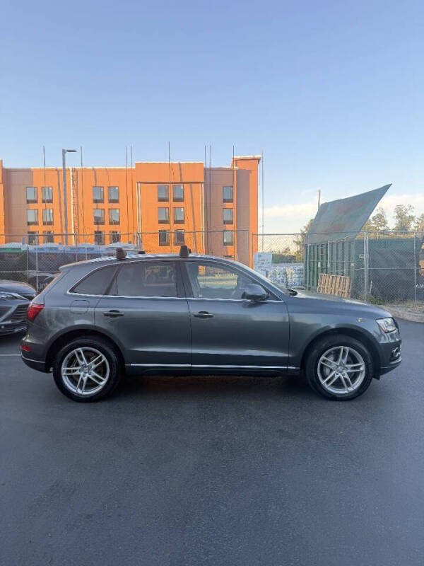 2016 Audi Q5 2.0T quattro Premium Plus