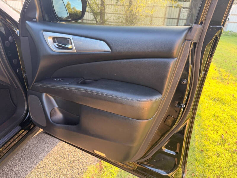 2020 Nissan Pathfinder SL