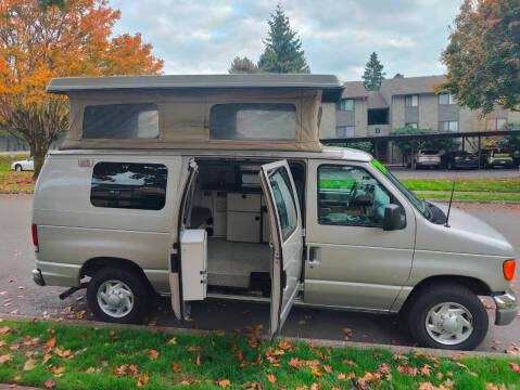 2003 Ford E-Series E-250 SD