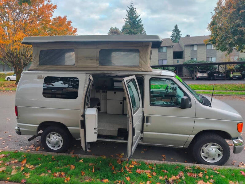 2003 Ford E-Series E-250 SD