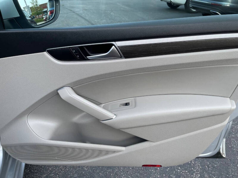 2016 Volkswagen Passat 1.8T SE