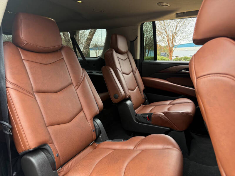 2018 Cadillac Escalade ESV Luxury