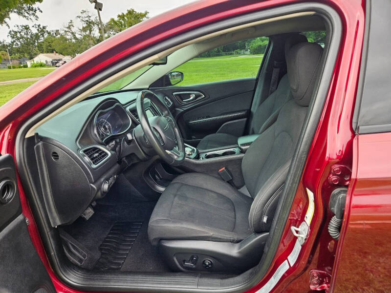 2017 Chrysler 200 Touring