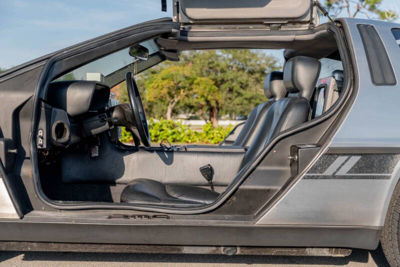 1981 DeLorean DMC-12