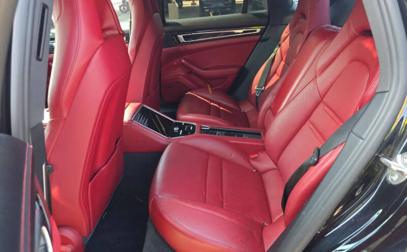 2018 Porsche Panamera