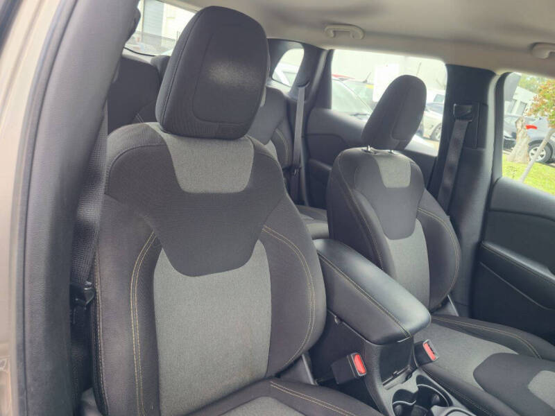 2017 Jeep Cherokee Sport Altitude