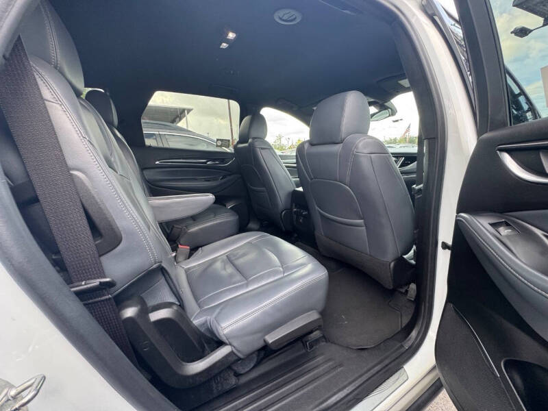 2022 Buick Enclave Essence
