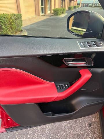 2018 Jaguar F-PACE 25t R-Sport