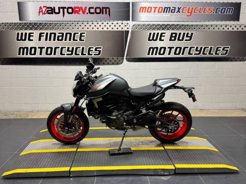 2025 Ducati Monster 937