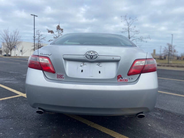 2007 Toyota Camry for sale at Ideal Cars LLC in Skokie, IL