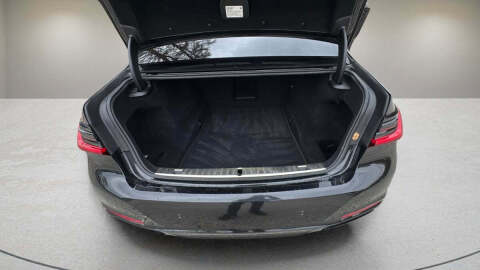 2022 BMW 7 Series 740i