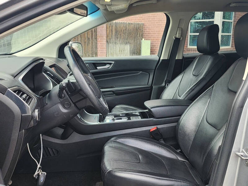 2020 Ford Edge Titanium