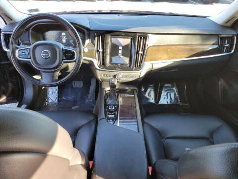 2018 Volvo S90 T5 Momentum