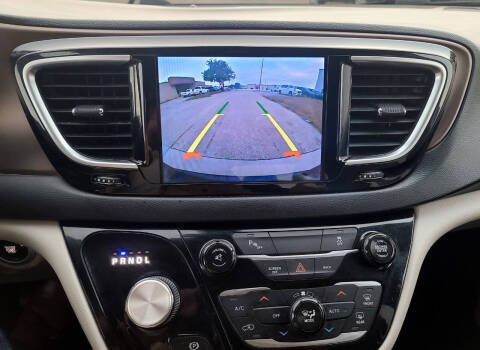 2017 Chrysler Pacifica Touring-L Plus