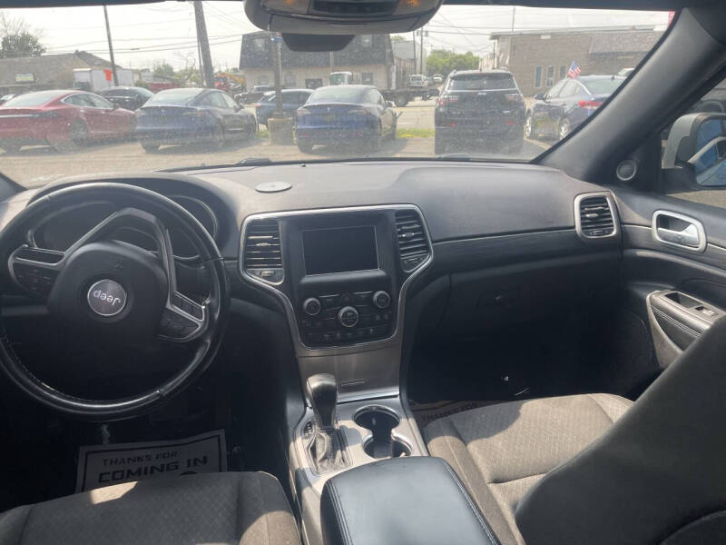 2020 Jeep Grand Cherokee Laredo