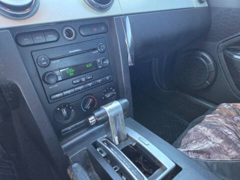 2007 Ford Mustang V6 Deluxe