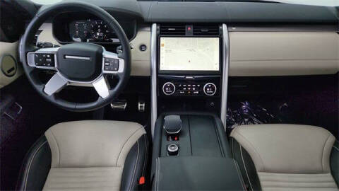 2024 Land Rover Discovery P300 Dynamic SE