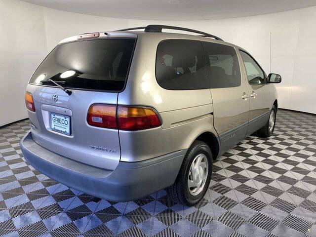 2000 Toyota Sienna