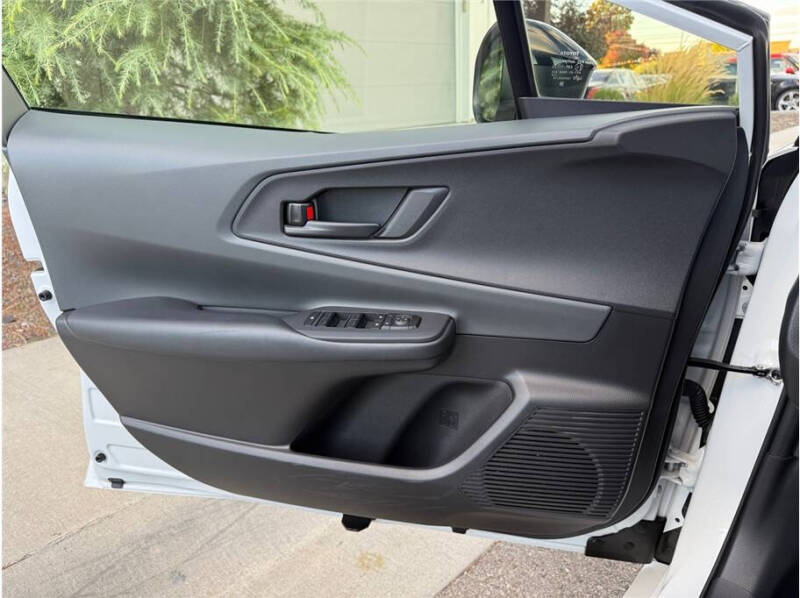 2023 Toyota Prius LE