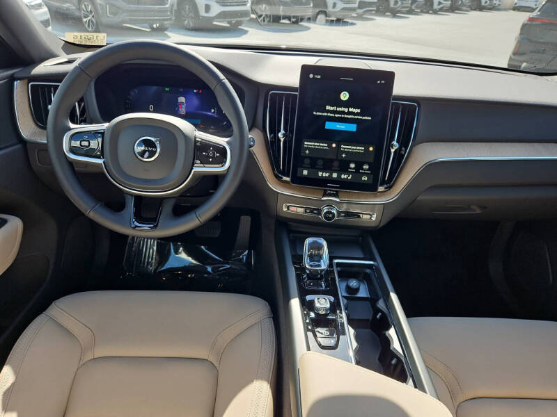 2026 Volvo XC60 B5 Plus