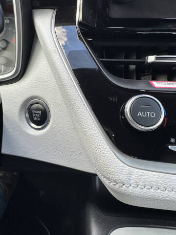 2025 Toyota Corolla Hatchback SE