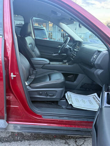 2023 Nissan Pathfinder SL