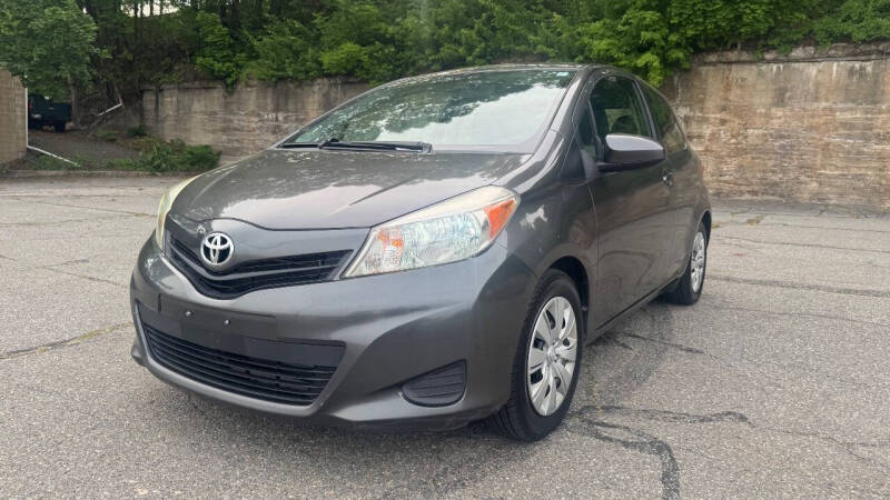 2012 Toyota Yaris 3-Door LE